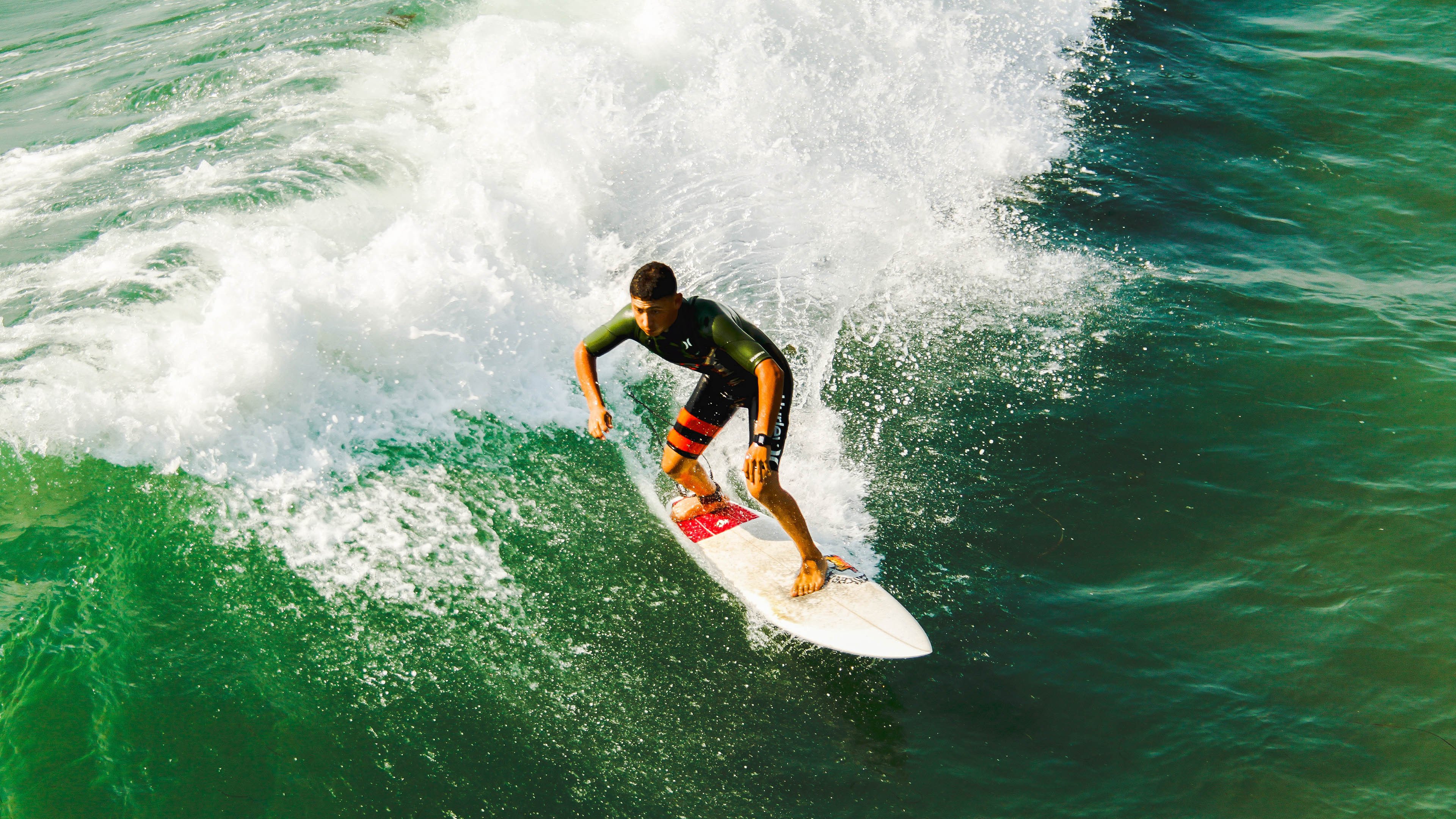 开云官网在线-200米自由泳决赛 李冰洁稳中求胜，女子4x200米自由泳李冰洁